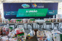 Entrega de cesta básica no drive-thru montado em Curitiba (Palácio Iguaçu). O projeto CESTA SOLIDÁRIA PARANÁ tem como objetivo principal mobilizar os funcionários do Estado do Paraná a participarem voluntariamente de uma ação de doação de cestas básicas. Curitiba - 18/05/2020 - Foto: Geraldo Bubniak/AEN