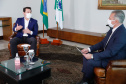 O Paraná iniciou nesta semana a estratégia para a testagem em massa da população para a Covid-19. A informação foi confirmada nesta segunda-feira (18) pelo governador Carlos Massa Ratinho Junior, em entrevista aos telejornais Meio-Dia Paraná e Ric Notícias. A ideia é chegar aos 5 mil testes semanais até o final desta semana e ampliar gradativamente o processamento dos exames.