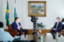 O Paraná iniciou nesta semana a estratégia para a testagem em massa da população para a Covid-19. A informação foi confirmada nesta segunda-feira (18) pelo governador Carlos Massa Ratinho Junior, em entrevista aos telejornais Meio-Dia Paraná e Ric Notícias. A ideia é chegar aos 5 mil testes semanais até o final desta semana e ampliar gradativamente o processamento dos exames.