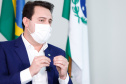 O Paraná iniciou nesta semana a estratégia para a testagem em massa da população para a Covid-19. A informação foi confirmada nesta segunda-feira (18) pelo governador Carlos Massa Ratinho Junior, em entrevista aos telejornais Meio-Dia Paraná e Ric Notícias. A ideia é chegar aos 5 mil testes semanais até o final desta semana e ampliar gradativamente o processamento dos exames.