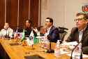 O governador Carlos Massa Ratinho Junior e o embaixador dos Estados Unidos no Brasil, Todd Chapman, discutiram nesta quinta-feira (21) a possibilidade de ampliar investimentos de empresas norte-americanas no Paraná após a pandemia, além de projetos bilaterais de segurança pública, turismo e desenvolvimento educacional. Foi o primeiro encontro virtual do diplomata com um governador brasileiro desde que ele assumiu o posto no País, em 29 de março.
