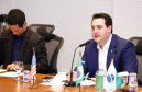 O governador Carlos Massa Ratinho Junior e o embaixador dos Estados Unidos no Brasil, Todd Chapman, discutiram nesta quinta-feira (21) a possibilidade de ampliar investimentos de empresas norte-americanas no Paraná após a pandemia, além de projetos bilaterais de segurança pública, turismo e desenvolvimento educacional. Foi o primeiro encontro virtual do diplomata com um governador brasileiro desde que ele assumiu o posto no País, em 29 de março.