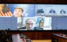 O governador Carlos Massa Ratinho Junior e o embaixador dos Estados Unidos no Brasil, Todd Chapman, discutiram nesta quinta-feira (21) a possibilidade de ampliar investimentos de empresas norte-americanas no Paraná após a pandemia, além de projetos bilaterais de segurança pública, turismo e desenvolvimento educacional. Foi o primeiro encontro virtual do diplomata com um governador brasileiro desde que ele assumiu o posto no País, em 29 de março.