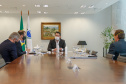 22/05/2020 - Governador Carlos Masa Ratinho Junior durante reunião com o presidente da Sanepar, Claudio Stabile. Foto: Gilson Abreu/AEN