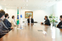 O governador Carlos Massa Ratinho Junior e o presidente da Adimax Indústria e Comércio de Alimentos, Adir Comunello, anunciaram nesta quarta-feira (27), em evento no Palácio Iguaçu, um novo investimento no Paraná. A indústria de fabricação e distribuição de alimentos para cães e gatos vai investir R$ 14,6 milhões na abertura de uma planta em Mandirituba, na Região Metropolitana de Curitiba. 