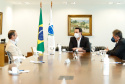 O governador Carlos Massa Ratinho Junior e o presidente da Adimax Indústria e Comércio de Alimentos, Adir Comunello, anunciaram nesta quarta-feira (27), em evento no Palácio Iguaçu, um novo investimento no Paraná. A indústria de fabricação e distribuição de alimentos para cães e gatos vai investir R$ 14,6 milhões na abertura de uma planta em Mandirituba, na Região Metropolitana de Curitiba. 