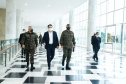 O governador Carlos Massa Ratinho Junior recebeu nesta terça-feira (02), no Palácio Iguaçu, o novo comandante militar do Sul do Exército Brasileiro, general Valério Stumpf. No encontro, o governador apresentou uma proposta de parceria do Exército para a elaboração de projetos estruturantes do Estado.
