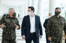 O governador Carlos Massa Ratinho Junior recebeu nesta terça-feira (02), no Palácio Iguaçu, o novo comandante militar do Sul do Exército Brasileiro, general Valério Stumpf. No encontro, o governador apresentou uma proposta de parceria do Exército para a elaboração de projetos estruturantes do Estado.

