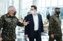 O governador Carlos Massa Ratinho Junior recebeu nesta terça-feira (02), no Palácio Iguaçu, o novo comandante militar do Sul do Exército Brasileiro, general Valério Stumpf. No encontro, o governador apresentou uma proposta de parceria do Exército para a elaboração de projetos estruturantes do Estado.
