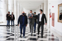 O Governador Carlos Massa Ratinho Junior em reuniao nesta quarta-feira (03/06),  com  Superintendente Geral do Hospital Erasto Gaertner, Adriano Lago, Secretário de Estado da Saude, Beto Preto e deputados no Palácio Iguaçu.  Curitiba, 03/06/2020 - Foto: Geraldo Bubniak/AEN