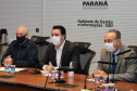 O Governador Carlos Massa Ratinho Junior em reuniao nesta quarta-feira (03/06),  com  Superintendente Geral do Hospital Erasto Gaertner, Adriano Lago, Secretário de Estado da Saude, Beto Preto e deputados no Palácio Iguaçu.  Curitiba, 03/06/2020 - Foto: Geraldo Bubniak/AEN