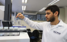 Tecpar realiza análises laboratoriais em áreas como alimentos, agroquímica e embalagens, por exemplo. Foto: Arnaldo Alves / AEN