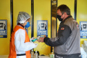 de proteção e prevenção aos profissionais que cortam as rodovias do Paraná garantindo o abastecimento das famílias, inclusive durante a pandemia de coronavírus.  
Foto: José Fernando Ogura/AEN