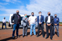 O governador Carlos Massa Ratinho Junior participou nesta quinta-feira (18) de uma reunião com a direção brasileira de Itaipu Binacional, em Foz do Iguaçu, e destacou que a parceria entre o Estado e a hidrelétrica é fundamental para ajudar o Paraná na retomada da economia. Na foto, vistoria da ampliação da pista de pouso e decolagem do aeroporto de Foz do Iguaçu