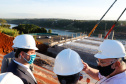 O governador Carlos Massa Ratinho Junior participou nesta quinta-feira (18) de uma reunião com a direção brasileira de Itaipu Binacional, em Foz do Iguaçu, e destacou que a parceria entre o Estado e a hidrelétrica é fundamental para ajudar o Paraná na retomada da economia.- Após a reunião, houve uma vistoria nas obras da Ponte da Integração Brasil-Paraguai, que estão em ritmo acelerado.