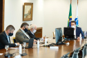 O governador Carlos Massa Ratinho Junior assinou nesta sexta-feira (19) o decreto 4.886/20 que orienta os municípios de todo o Estado a considerar a restrição da comercialização e do consumo de bebidas alcoólicas em locais públicos depois das 22 horas e até a 6 horas do dia seguinte. O texto terá validade de 14 dias a partir deste sábado (20).