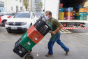 O Governo do Estado vai fornecer alimentos a 907 entidades sociais por meio do programa Compra Direta Paraná. A primeira entrega aconteceu nesta terça-feira (23) para a Santa Casa de Curitiba. Foto Gilson Abreu/AEN