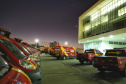 O Governo do Estado reforçou a estrutura do Corpo de Bombeiros do Paraná com a aquisição de 34 novos veículos e seis aparelhos desencarceradores.
A entrega dos equipamentos foi feita nesta quarta-feira (24) pelo governador Carlos Massa Ratinho Junior em cerimônia simbólica no Palácio Iguaçu.