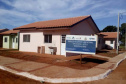 Cinquenta famílias no Norte Pioneiro do Estado que viviam em situação de risco ganharam nesta quinta-feira (25), as chaves da casa própria. O projeto é uma parceria entre Cohapar e a Secretária de Estado, da Justiça, Família e Trabalho (Sejuf), o órgão que coordena o programa Nossa Gente. As unidades habitacionais foram distribuídas em dois conjuntos, trinta casas no loteamento Pôr do Sol e vinte moradias no Bairro São Francisco de Assis. 