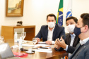 O governador Carlos Massa Ratinho Junior e o ministro de Infraestrutura, Tarcísio Gomes de Freitas, se reuniram nesta quinta-feira (2), em videoconferência, para discutir modelagem, quantidade de lotes, prazos e obras previstas do novo Anel de Integração, que será licitado em 2021. O projeto ainda está em fase de estudos e é tocado pela Empresa de Planejamento e Logística S.A (EPL), em parceria com o IFC, braço de projetos do Banco Mundial.

