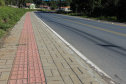 Outra obra que contou com parceria estadual, mas essa já concluída, é a revitalização da Avenida das Araucárias (Estrada da Ladeira). Os 2,6 quilômetros receberam pavimentação asfáltica, ciclovias, iluminação e calçadas com paver, além de sinalização horizontal e vertical. Essa conexão dá acesso alternativo à PR-151, rodovia que conecta o município a Palmeira e São Mateus do Sul.
Foto: Geraldo Bubniak/AEN