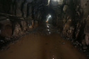 Construção de um túnel de 1,2 mil metros de extensão e oito metros de diâmetro, saindo do Parque de Exposições Jayme Canet Júnior e seguindo até o Rio Marrecas, pouco à frente do bairro Padre Ulrico. O túnel vai agilizar o escoamento da água para evitar que outros rios sejam represados e provoquem alagamentos na cidade de Francisco Beltrao. Foto: Geraldo Bubniak/AEN