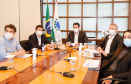 O governador Carlos Massa Ratinho Junior se reuniu por videoconferência nesta segunda-feira (20) com os 30 deputados federais que representam o Paraná em Brasília para discutir modelagem, obras e trechos previstos no novo Anel de Integração