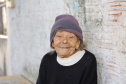  A quase centenária Maria Lourenço de Jesus Silva, 98 anos, arregala os olhos e solta uma baita gargalhada quando descobre que terá logo, logo um restaurante popular na esquina de casa, no bairro Tuiuti, em Maringá, na Região Noroeste.
