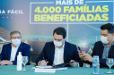 O convênio com a Pacaembu Construtora, empresa com sede em São Paulo, prevê investimentos de R$ 540 milhões. O acordo foi assinado nesta quarta-feira (5), em cerimônia no Palácio Iguaçu, pelo governador Carlos Massa Ratinho Junior, o presidente da Cohapar, Jorge Lange, prefeitos e representantes da empresa. A expectativa é que as casas fiquem prontas no primeiro semestre de 2022.