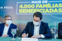 O convênio com a Pacaembu Construtora, empresa com sede em São Paulo, prevê investimentos de R$ 540 milhões. O acordo foi assinado nesta quarta-feira (5), em cerimônia no Palácio Iguaçu, pelo governador Carlos Massa Ratinho Junior, o presidente da Cohapar, Jorge Lange, prefeitos e representantes da empresa. A expectativa é que as casas fiquem prontas no primeiro semestre de 2022.