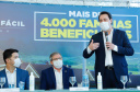 O convênio com a Pacaembu Construtora, empresa com sede em São Paulo, prevê investimentos de R$ 540 milhões. O acordo foi assinado nesta quarta-feira (5), em cerimônia no Palácio Iguaçu, pelo governador Carlos Massa Ratinho Junior, o presidente da Cohapar, Jorge Lange, prefeitos e representantes da empresa. A expectativa é que as casas fiquem prontas no primeiro semestre de 2022.