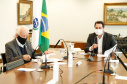 grandes empresas para apoiar os pequenos varejos a superarem a crise causada pela pandemia do novo coronavírus. Nesta quinta-feira (06), o governador Carlos Massa Ratinho Junior participou de uma videoconferência com executivos das companhias envolvidas no projeto. A proposta do Movimento Nós é contribuir com a retomada de 21 mil estabelecimentos comerciais do Estado, que empregam cerca de 65 mil pessoas. 
