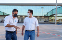 Logo após assinar a ordem de serviço para o início da reformulação do Trevo Cataratas, o governador Carlos Massa Ratinho Junior vistoriou as obras de modernização do Aeroporto Coronel Adalberto Mendes da Silva ou SBCA, em Cascavel, na Região Oeste. A construção está 100% concluída, de acordo com a prefeitura do município, aguardando apenas as liberações por parte da Agência Nacional de Aviação Civil (Anac) e Aeronáutica para que o terminal possa começar a funcionar.