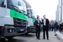 O governador Carlos Massa Ratinho Junior entregou nesta quarta-feira (12) 16 caminhões de coleta seletiva (tipo baú), 20 caminhões-pipa e 15 caminhões compactadores de lixo orgânico para 48 municípios do Paraná. O investimento total do Instituto Água e Terra (IAT), vinculado à Secretaria de Estado do Desenvolvimento Sustentável e Turismo, é de R$ 11,2 milhões.