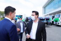 O governador Carlos Massa Ratinho Junior entregou nesta quarta-feira (12) 16 caminhões de coleta seletiva (tipo baú), 20 caminhões-pipa e 15 caminhões compactadores de lixo orgânico para 48 municípios do Paraná. O investimento total do Instituto Água e Terra (IAT), vinculado à Secretaria de Estado do Desenvolvimento Sustentável e Turismo, é de R$ 11,2 milhões.