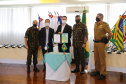 O Governador Carlos Massa Ratinho Junior recebe nesta quinta-feira (13/08), de maneira simbolica 100 fuzis do Exercito no Forte do PInheiro em Curitiba. Acompanhado do secretário da Segurança Pública do Paraná, Romulo Marinho Soares e do Comandante-Geral da Policia Militar do Paraná, coronel Péricles de Matos.   Curitiba, 13/08/2020 - Foto: Geraldo Bubniak/AEN