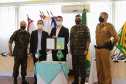 O Governador Carlos Massa Ratinho Junior recebe nesta quinta-feira (13/08), de maneira simbolica 100 fuzis do Exercito no Forte do PInheiro em Curitiba. Acompanhado do secretário da Segurança Pública do Paraná, Romulo Marinho Soares e do Comandante-Geral da Policia Militar do Paraná, coronel Péricles de Matos. Curitiba, 13/08/2020 - Foto: Geraldo Bubniak/AEN
