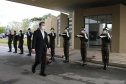 O Governador Carlos Massa Ratinho Junior recebe nesta quinta-feira (13/08), de maneira simbolica 100 fuzis do Exercito no Forte do PInheiro em Curitiba. Acompanhado do secretário da Segurança Pública do Paraná, Romulo Marinho Soares e do Comandante-Geral da Policia Militar do Paraná, coronel Péricles de Matos.   Curitiba, 13/08/2020 - Foto: Geraldo Bubniak/AEN