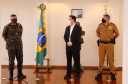 O Governo do Paraná recebeu 100 fuzis calibre 7,62 mm M964 do Exército Brasileiro. A entrega simbólica foi feita pelo general Carlos José Russo Assumpção Penteado, comandante da 5ª Divisão de Exército, ao governador Carlos Massa Ratinho Junior nesta quinta-feira (13) no Forte do Pinheirinho, em Curitiba.