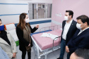 A ala neonatal, materno e infantil do Hospital Universitário Regional dos Campos Gerais, em Ponta Grossa, será transferida ao Hospital da Criança João Vargas de Oliveira, para dar lugar a novos leitos exclusivos para pacientes com Covid-19. O governador Carlos Massa Ratinho Junior esteve nesta quarta-feira (19) na cidade e formalizou a migração para a nova unidade.
