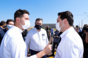 O governador Carlos Massa Ratinho Junior vistoriou também nesta quarta-feira (02) a obra estruturante da Rua Cristiano Kussmaul, na região sul de Apucarana. A reconstrução de um trecho de 2,3 quilômetros, que está alinhada com a duplicação do Contorno Sul do município, será finalizada em setembro.