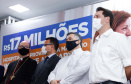 O Governo do Estado vai investir R$ 16,2 milhões na reforma e ampliação do Hospital da Providência, em Apucarana, no Vale do Ivaí. A ordem de serviço foi assinada nesta quarta-feira (02) pelo governador Carlos Massa Ratinho Junior em cerimônia na sede do complexo médico. A contrapartida do hospital é de R$ 853 mil. O prazo para a conclusão da obra é de 18 meses.