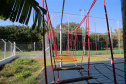 Meu Campinho em Maringa. O espaço tem um campo de futebol de grama sintética, playground com piso emborrachado e com iluminação, bicicletários, bebedouro, mesas de jogos, floreiras e lixeiras -  04/08/2020 -  Foto: Geraldo Bubniak/AEN