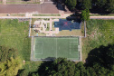 Meu Campinho em Maringa. O espaço tem um campo de futebol de grama sintética, playground com piso emborrachado e com iluminação, bicicletários, bebedouro, mesas de jogos, floreiras e lixeiras -  04/08/2020 -  Foto: Geraldo Bubniak/AEN