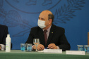 O governador Carlos Massa Ratinho Junior e o diretor-geral brasileiro de Itaipu, Joaquim Silva e Luna, formalizam nesta sexta-feira (25),  no Palácio Iguaçu, uma parceria entre o Estado e a hidrelétrica para a duplicação de 8,7 quilômetros da BR-469, em Foz do Iguaçu.  Curitiba, 24/09/2020. Foto: Geraldo Bubniak/AEN