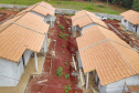 O primeiro Condomínio do Idoso do Paraná foi inaugurado em Jaguariaíva, nos Campos Gerais, e o segundo, em Foz do Iguaçu, na região Oeste, já atingiu 70% de execução. As 40 casas exclusivas para a melhor idade darão nova cara a uma região onde antes havia apenas mata fechada, no bairro Três Lagoas, a poucos quilômetros da famosa prainha do município. Foto: José Fernando Ogura/AEN