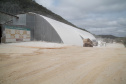 Empresas de cal e calcário geram cerca de 3 mil empregos diretos.A Calpar Comércio de Calcário é maior produtora do país e está localizada em Castro, nos Campos Gerais.  Foto: Ari Dias/AEN.