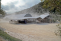 Empresas de cal e calcário geram cerca de 3 mil empregos diretos.  A Calpar Comércio de Calcário é maior produtora do país e está localizada em Castro, nos Campos Gerais. Foto: Ari Dias/AEN.
