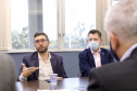O Porto de Paranaguá recebeu nesta sexta-feira (2) a visita oficial do embaixador plurinacional da Bolívia, Wilfredo Rojo. A comitiva boliviana veio conhecer um possível depósito franco, que será doado pelo Governo Federal ao país vizinho. O processo de cessão é instruído pelo Ministério da Infraestrutura, através da Secretaria Nacional dos Portos.
