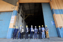 O Porto de Paranaguá recebeu nesta sexta-feira (2) a visita oficial do embaixador plurinacional da Bolívia, Wilfredo Rojo. A comitiva boliviana veio conhecer um possível depósito franco, que será doado pelo Governo Federal ao país vizinho. O processo de cessão é instruído pelo Ministério da Infraestrutura, através da Secretaria Nacional dos Portos.